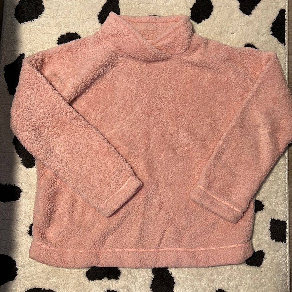 fuzzy pink pullover 🌸